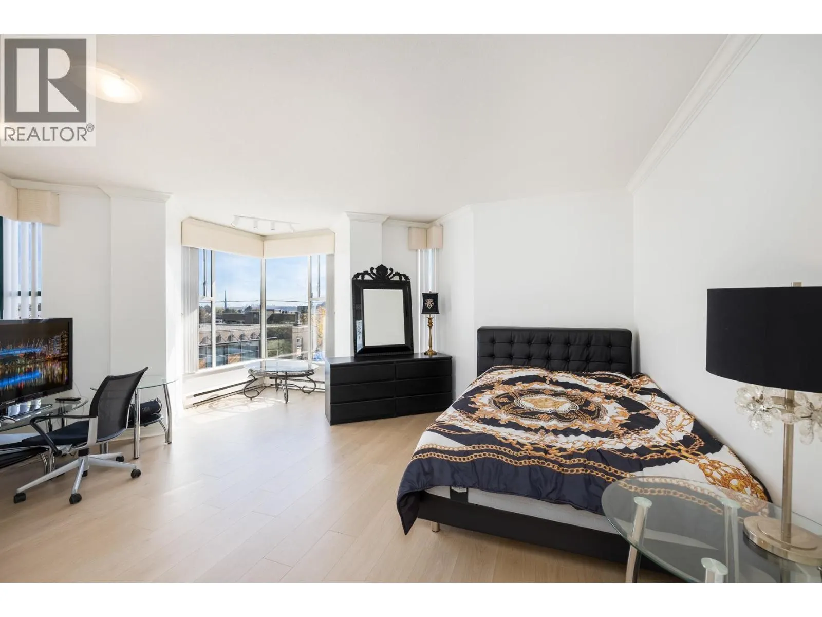 201 588 16TH STREET