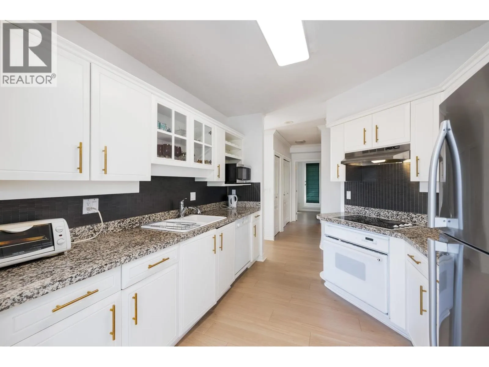 201 588 16TH STREET