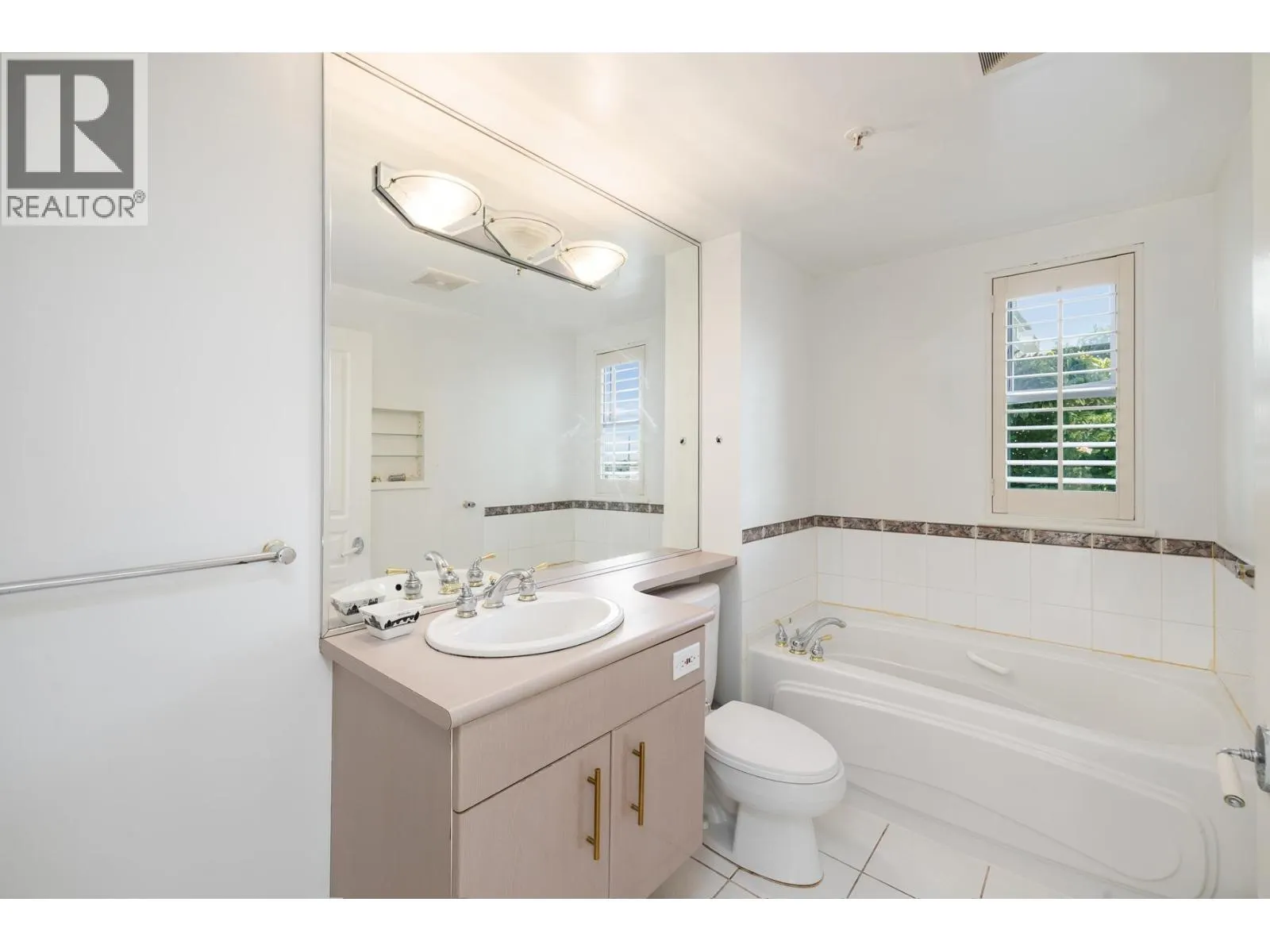 201 588 16TH STREET