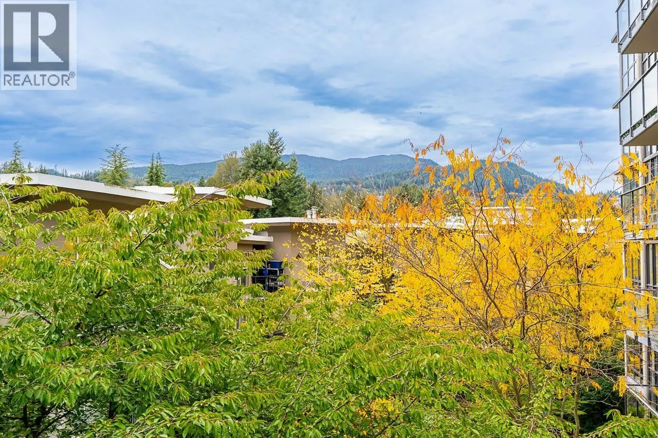 402 2957 GLEN DRIVE