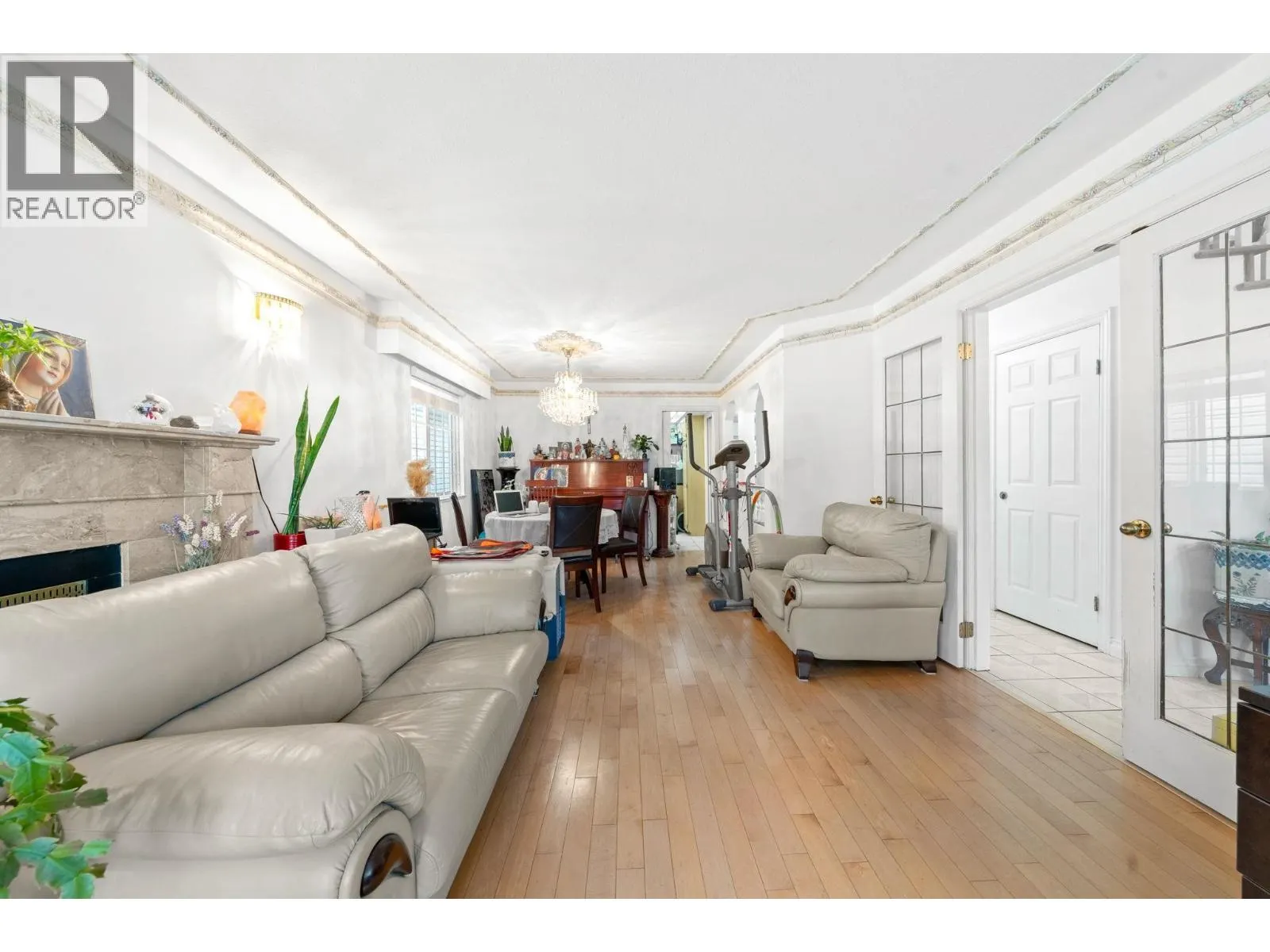 350 E 50TH AVENUE