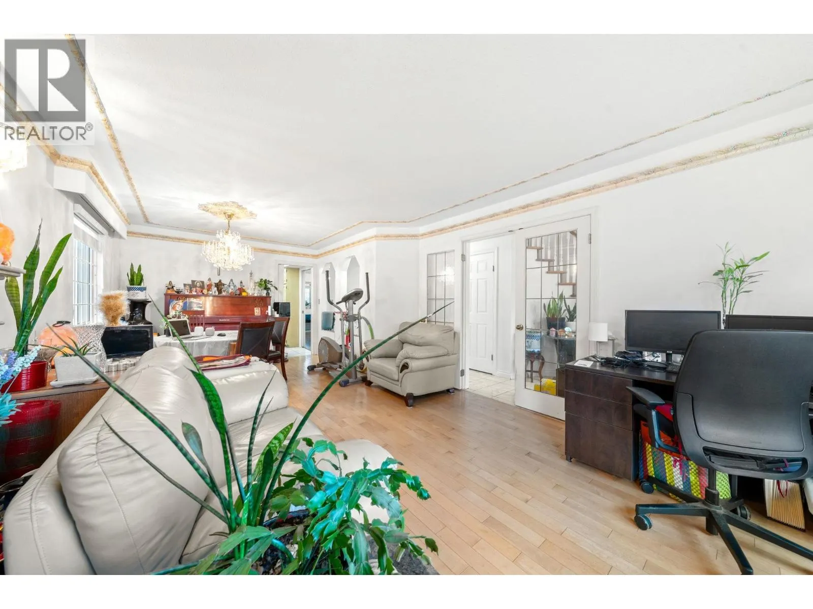 350 E 50TH AVENUE