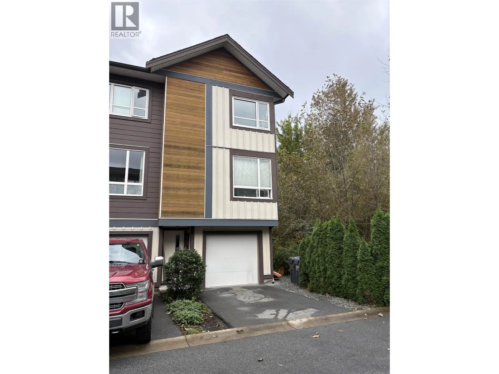 19 1188 WILSON CRESCENT