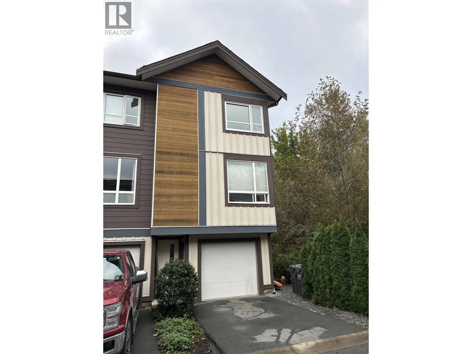 19 1188 WILSON CRESCENT