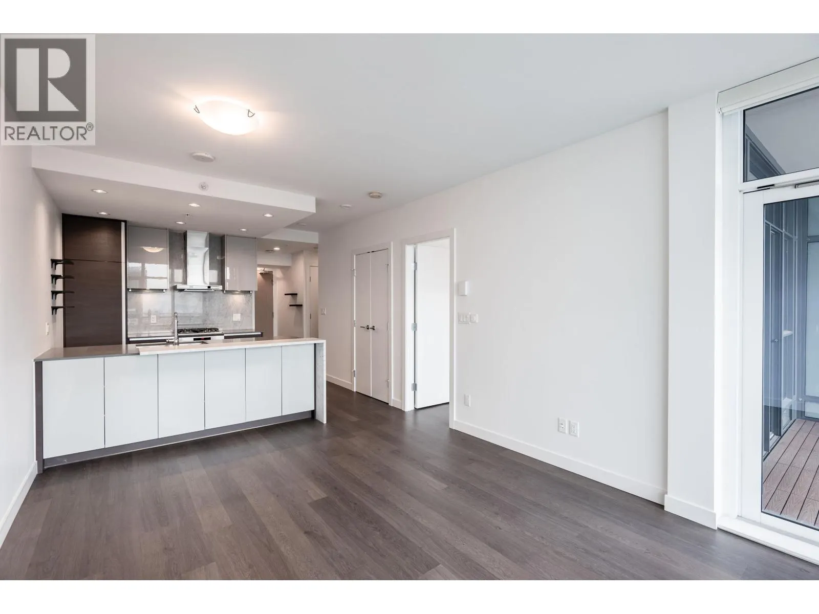 3706 6098 STATION STREET