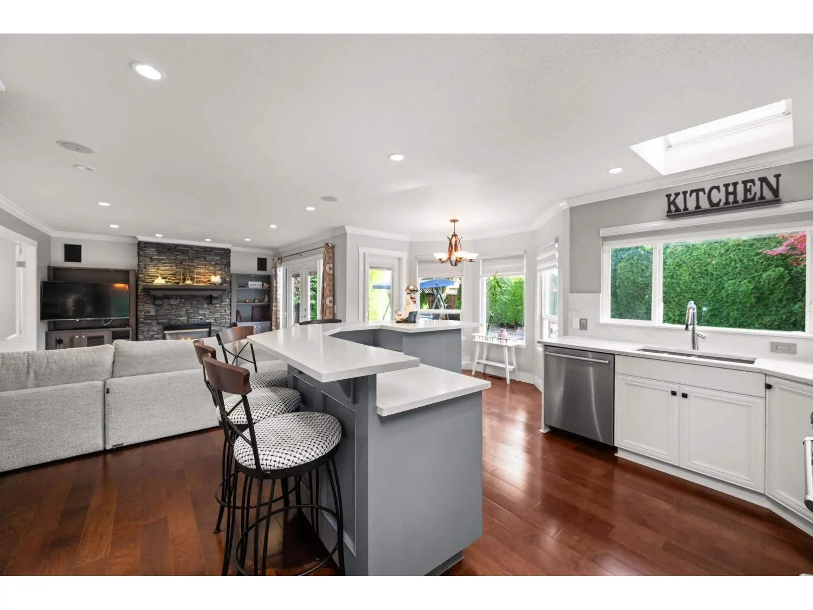 5976 SOUTHPARK GROVE
