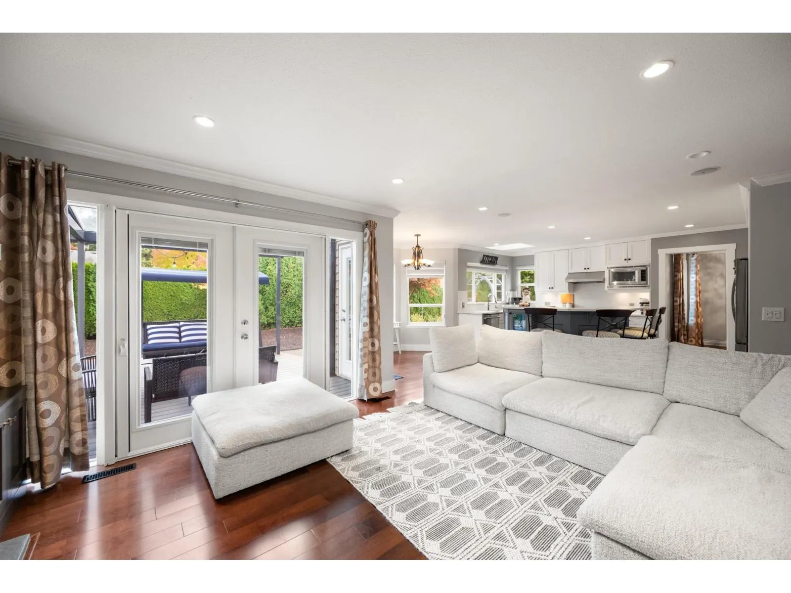5976 SOUTHPARK GROVE