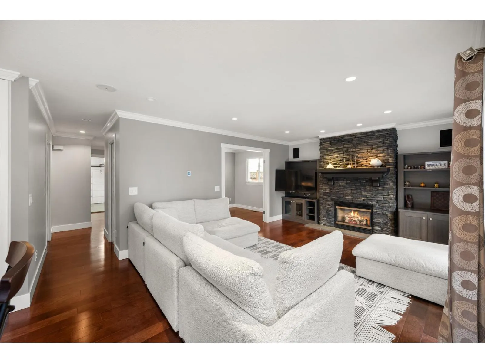 5976 SOUTHPARK GROVE