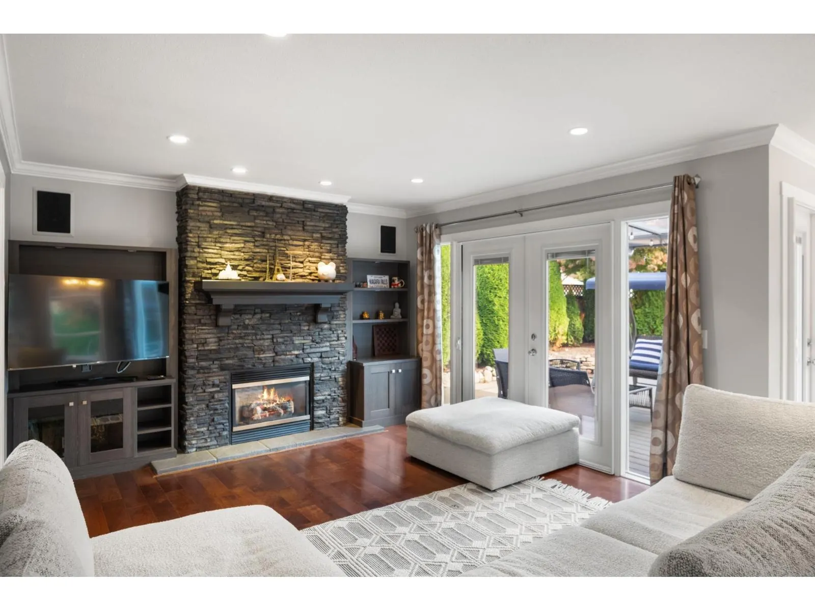 5976 SOUTHPARK GROVE