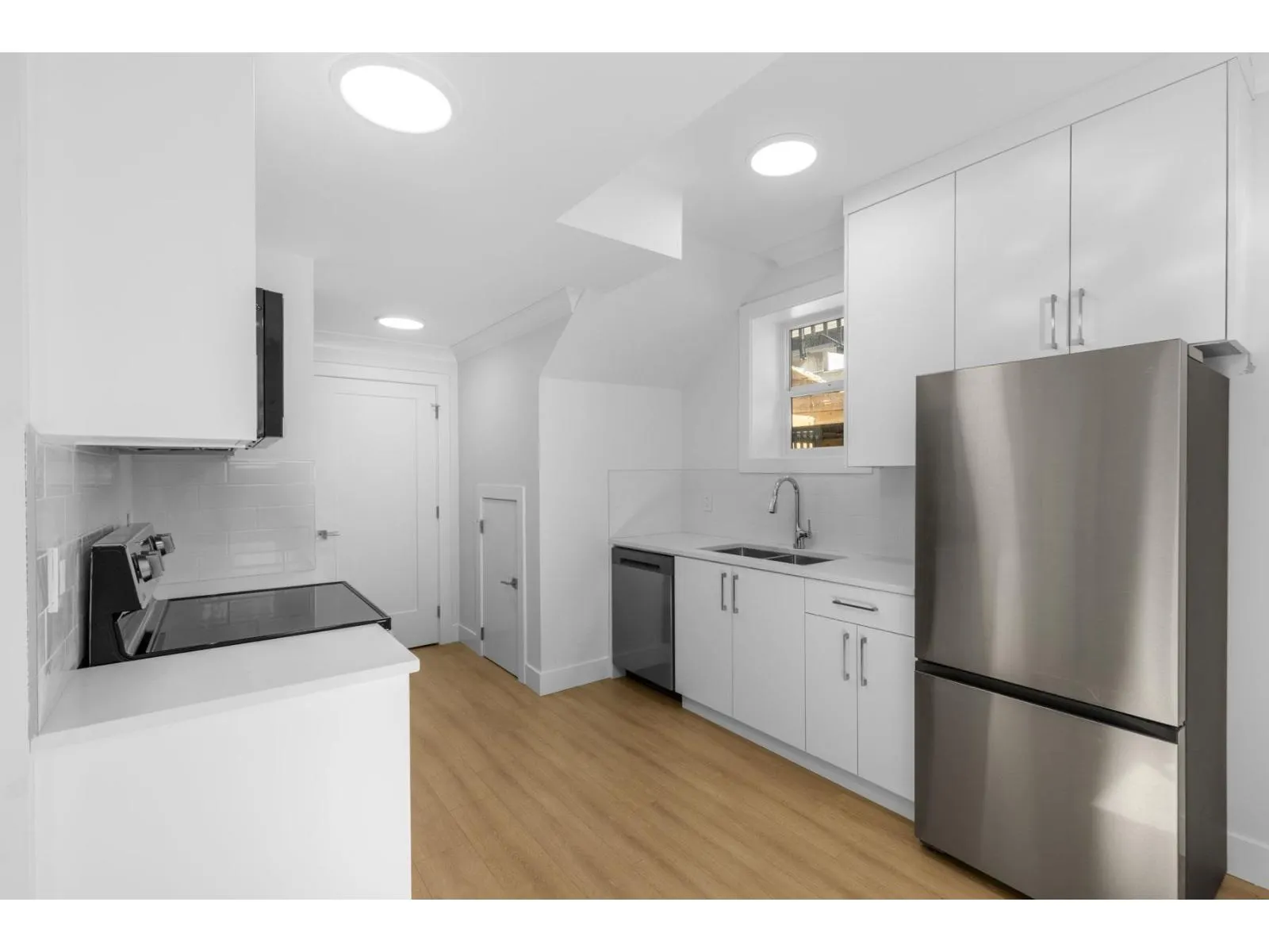 101 16622 18A AVENUE
