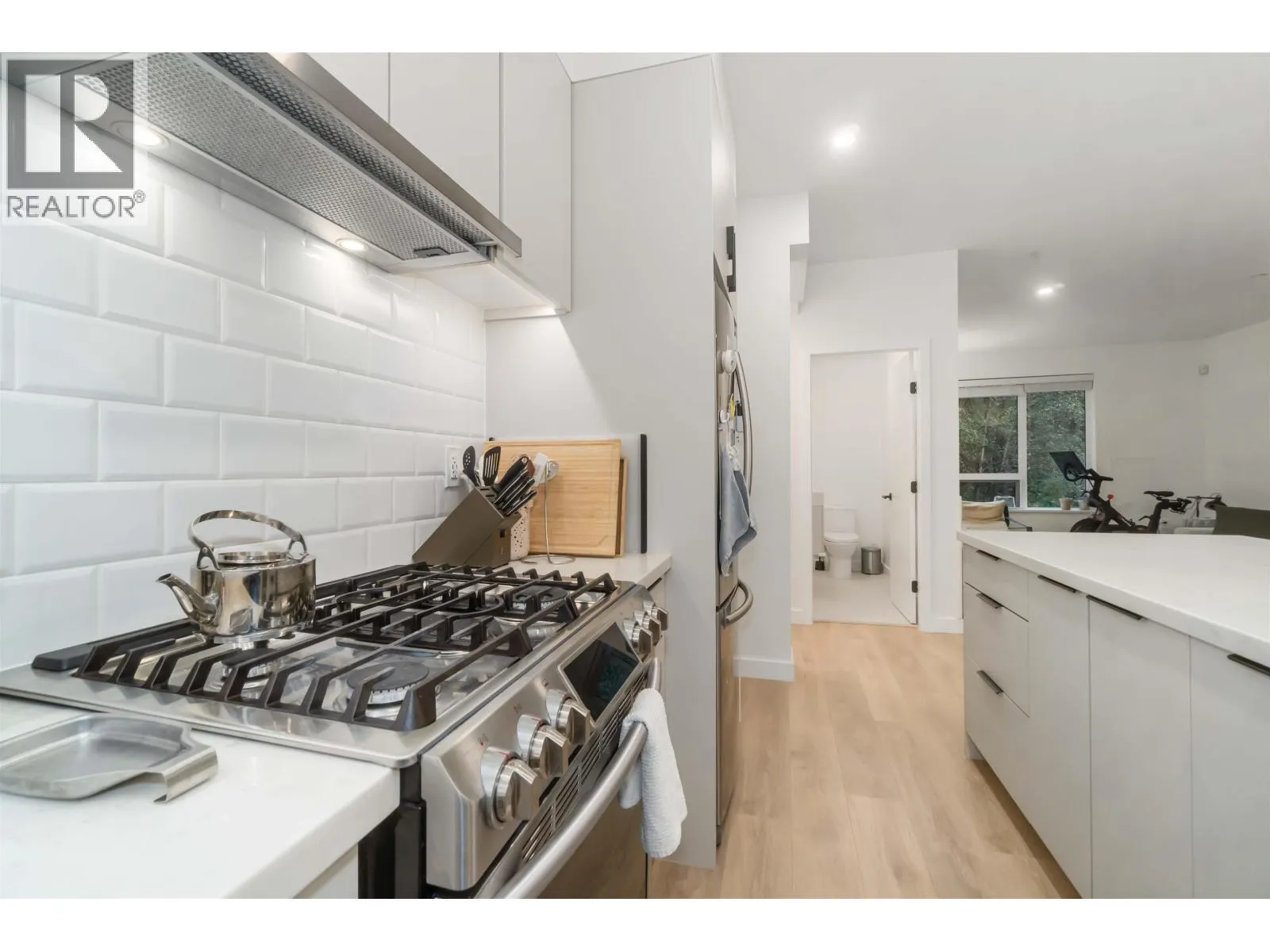 505 3105 ST GEORGE STREET