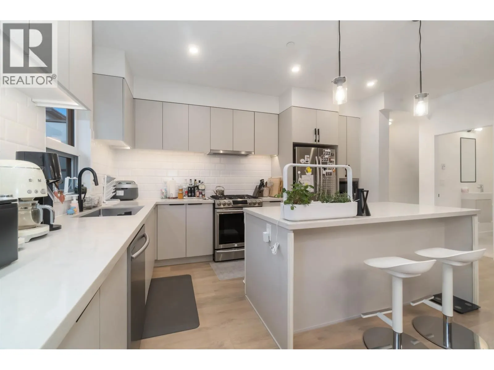 505 3105 ST GEORGE STREET