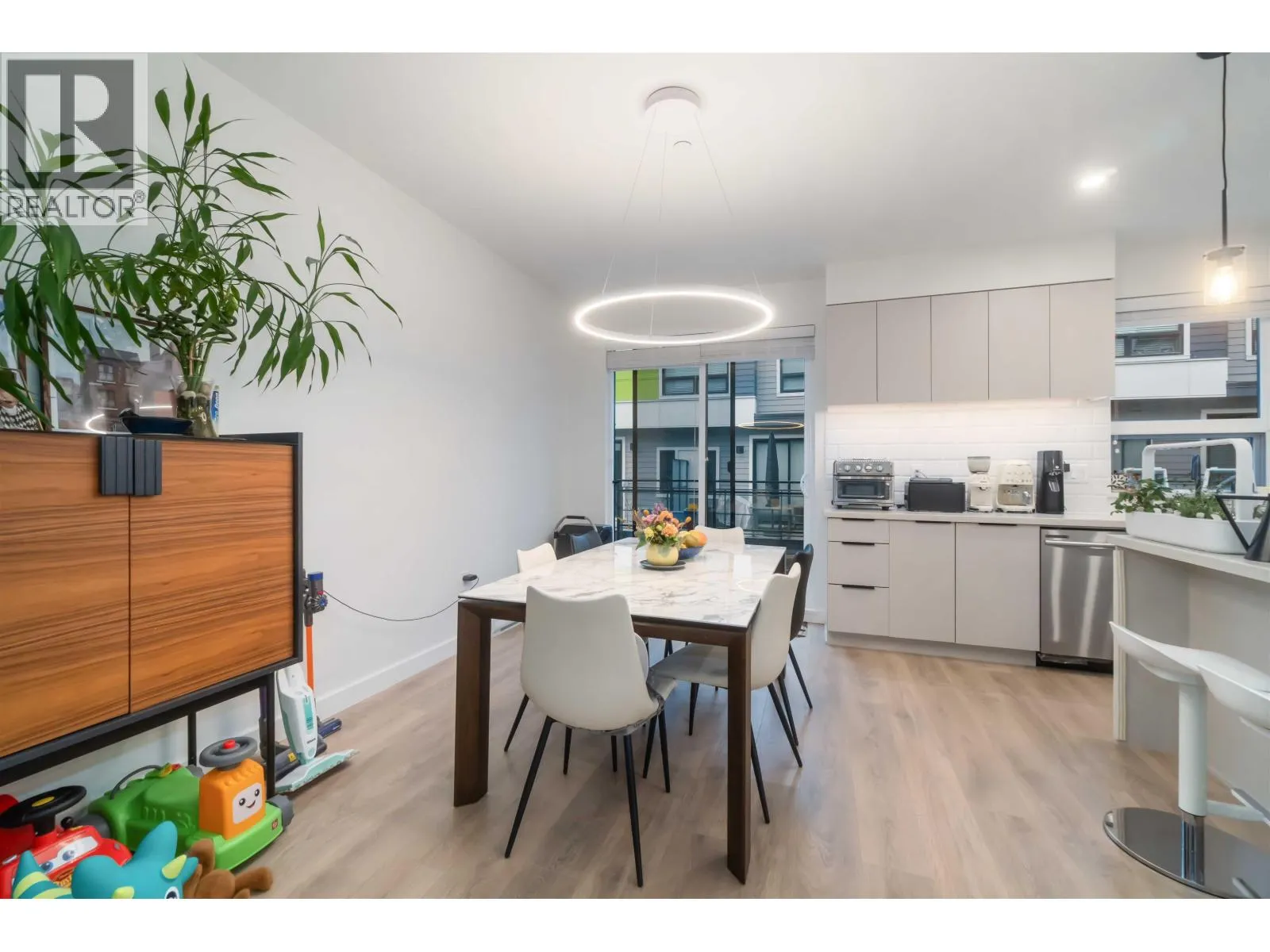 505 3105 ST GEORGE STREET