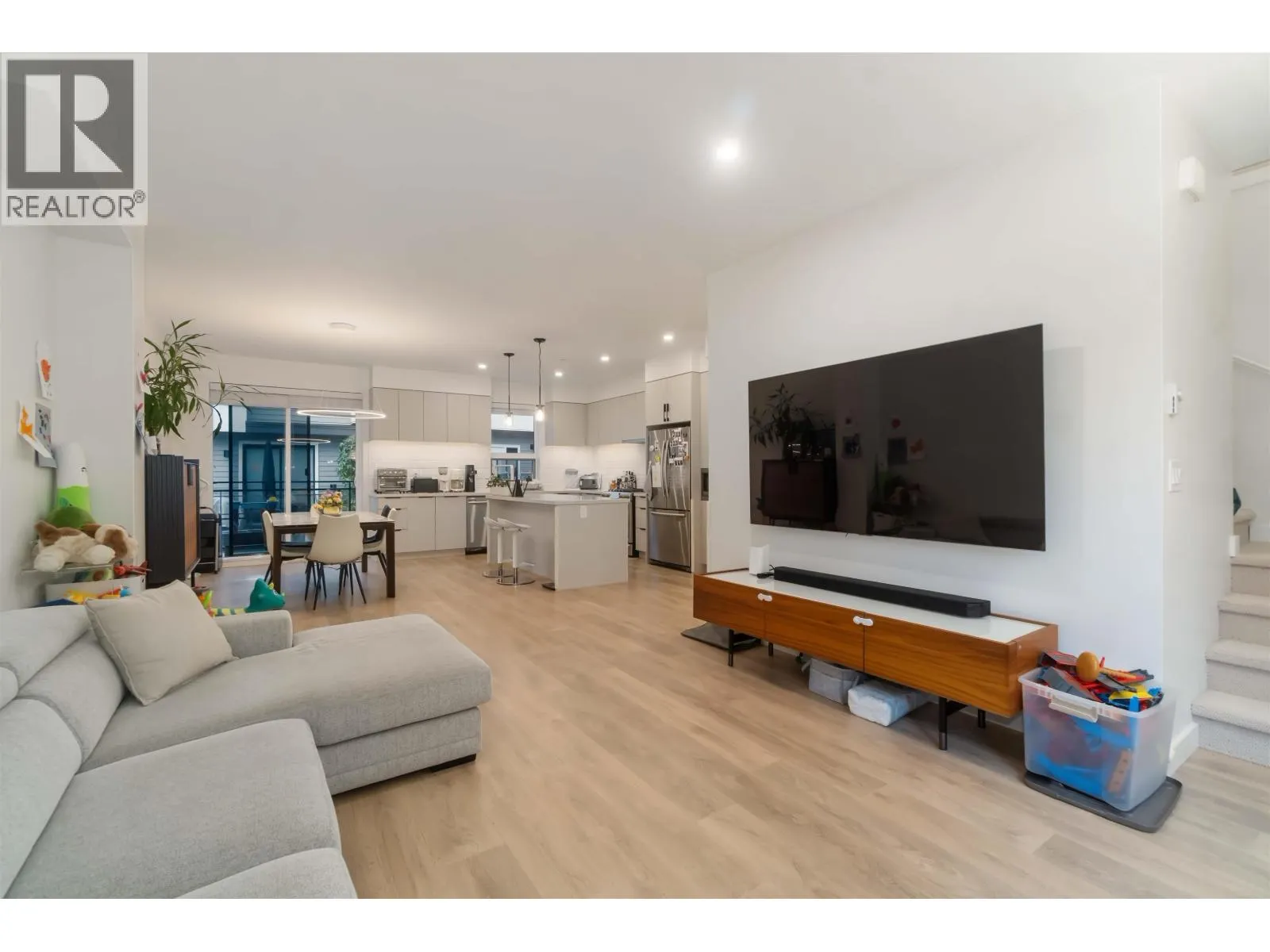 505 3105 ST GEORGE STREET