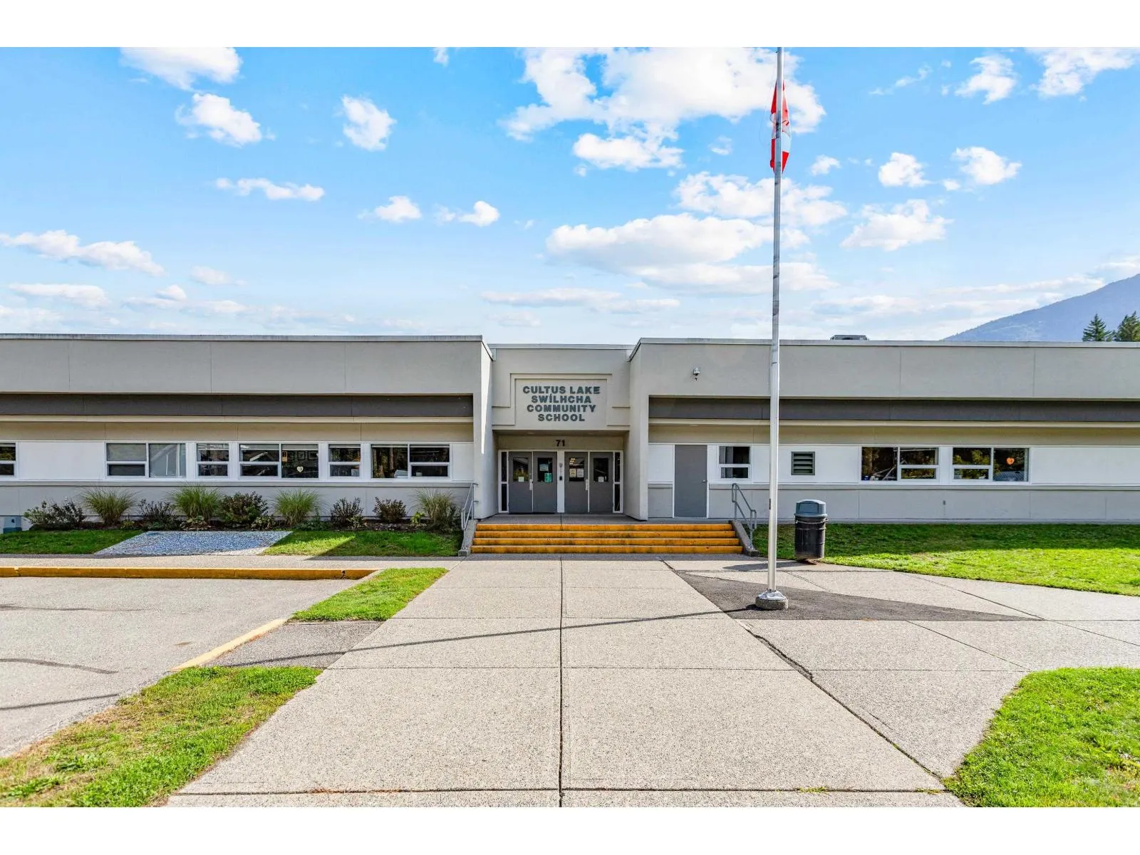279 FIR STREET|Cultus Lake North