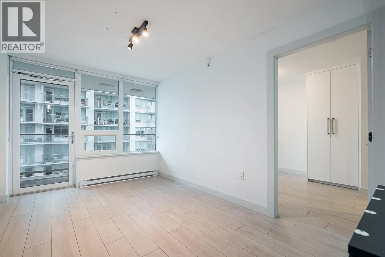 1106 988 QUAYSIDE DRIVE