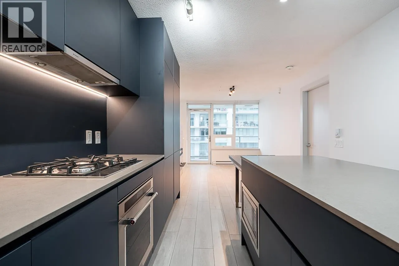 1106 988 QUAYSIDE DRIVE