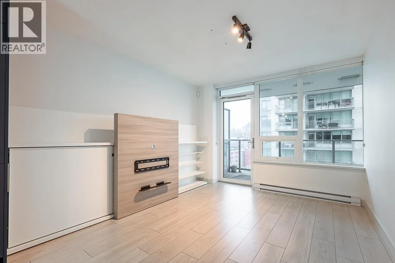 1106 988 QUAYSIDE DRIVE