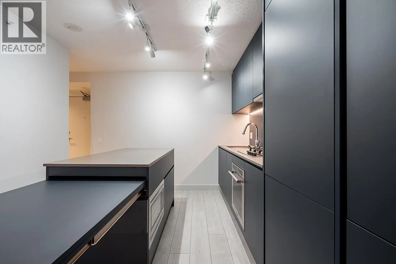 1106 988 QUAYSIDE DRIVE