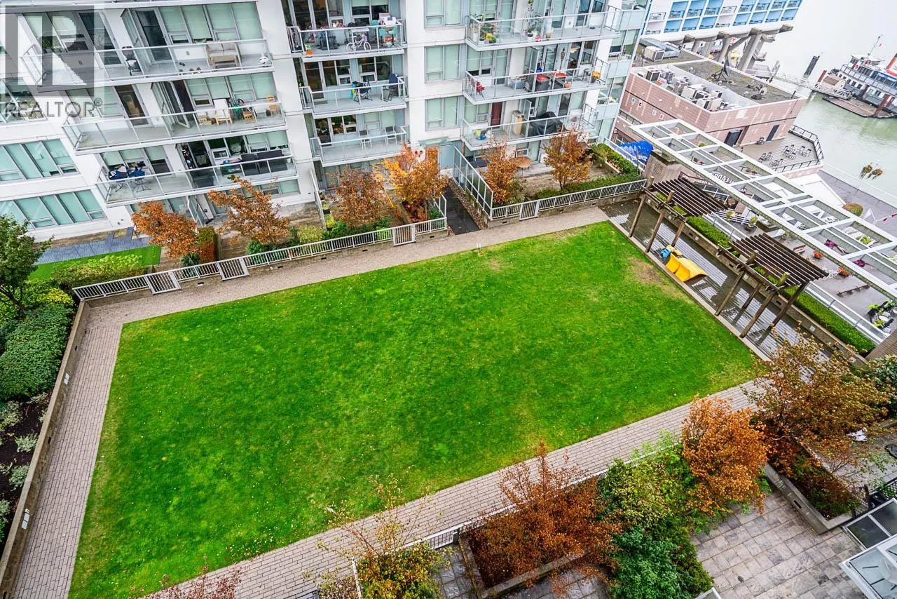 1106 988 QUAYSIDE DRIVE