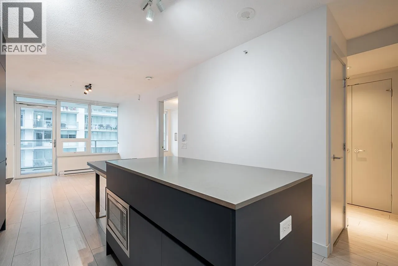 1106 988 QUAYSIDE DRIVE