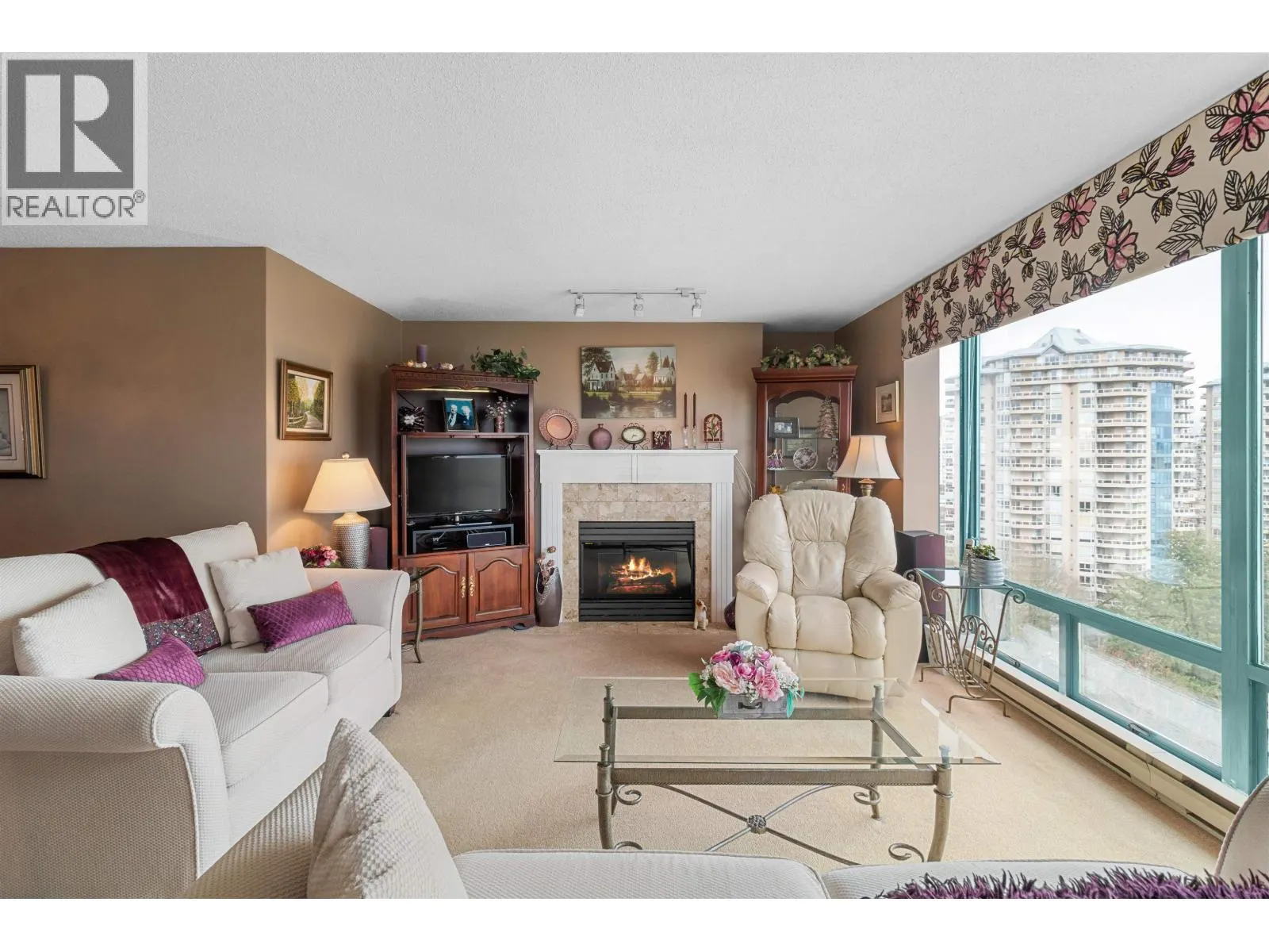 1101 8 LAGUNA COURT
