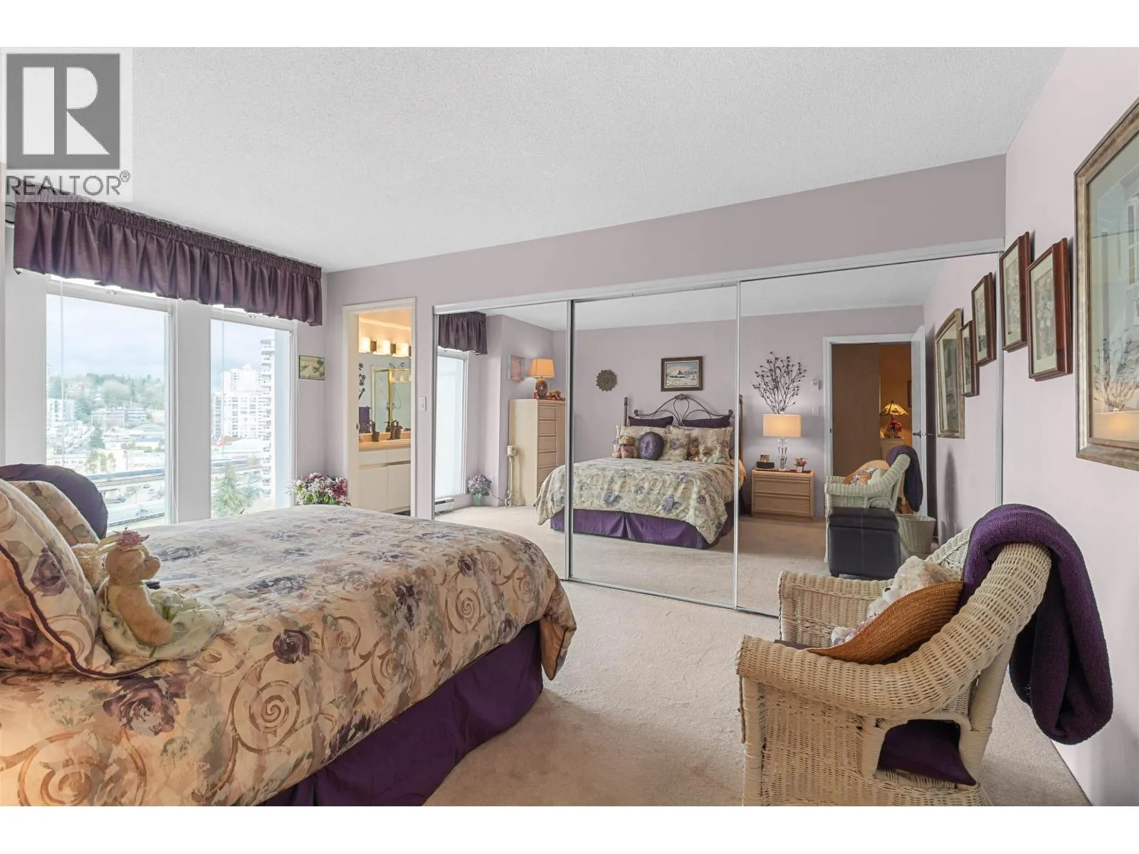 1101 8 LAGUNA COURT