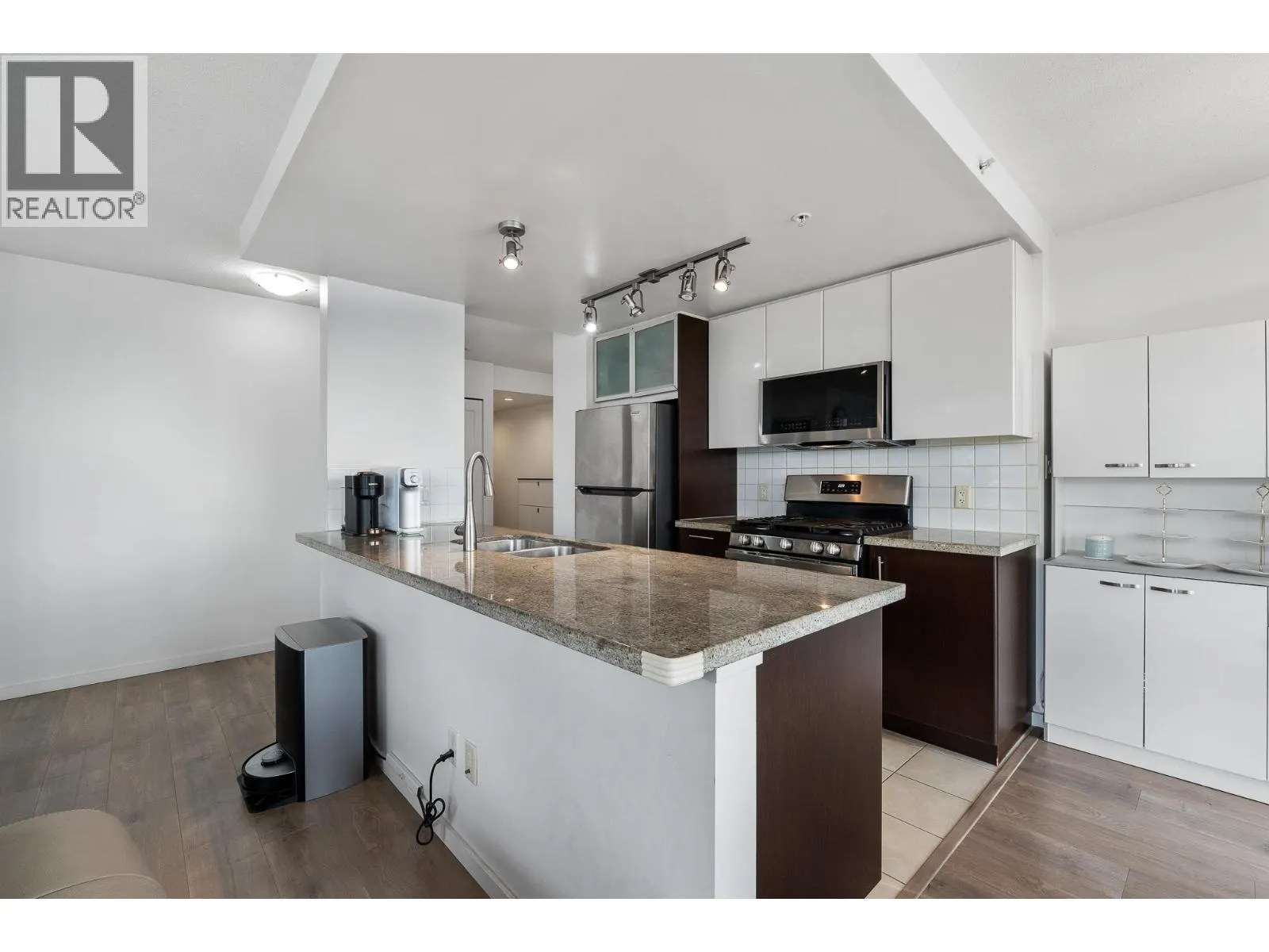 707 2289 YUKON CRESCENT