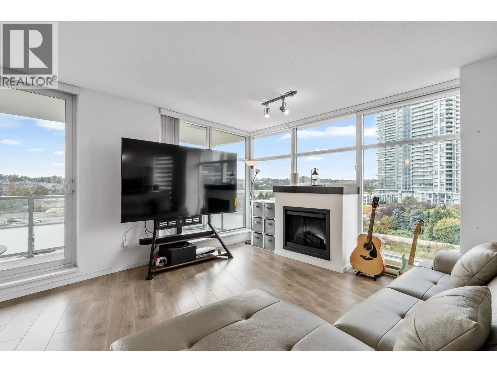 707 2289 YUKON CRESCENT