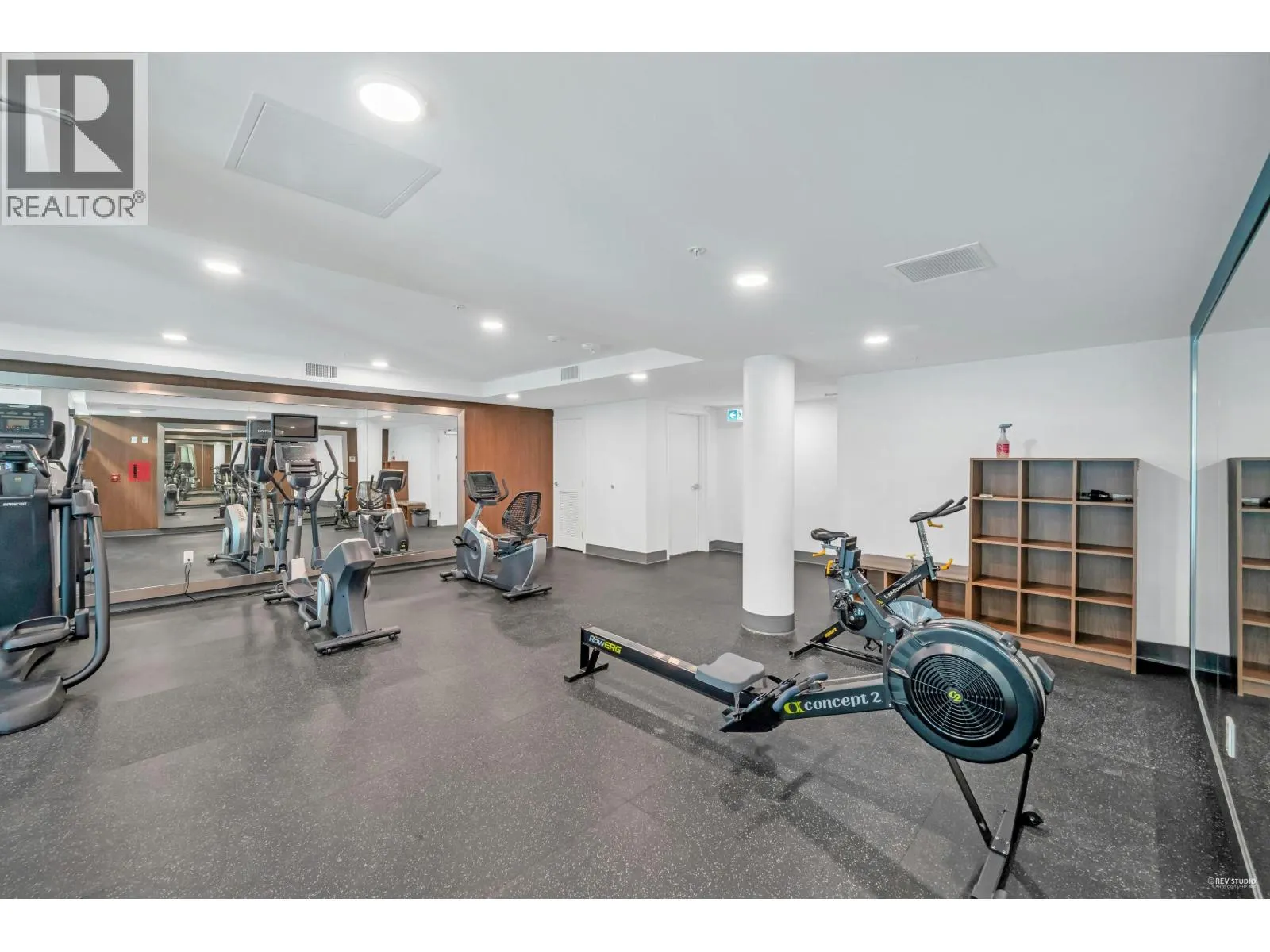 3 3280 CORVETTE WAY