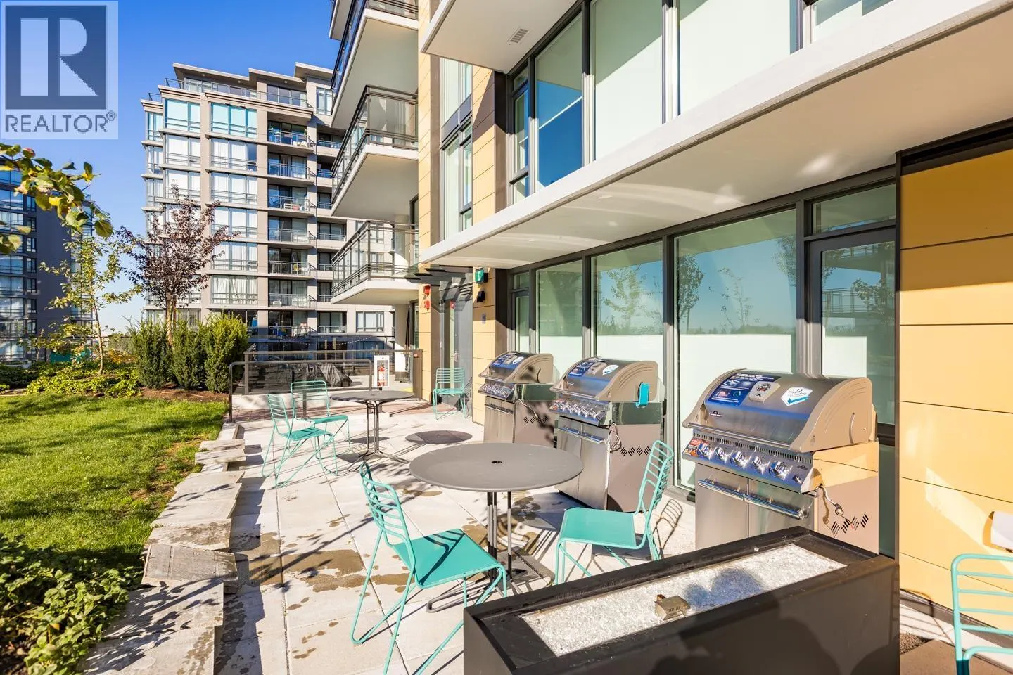 3 3280 CORVETTE WAY