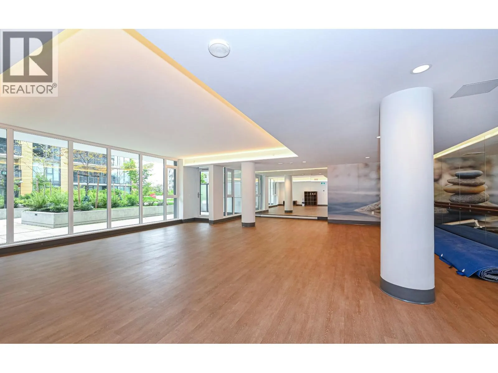 3 3280 CORVETTE WAY
