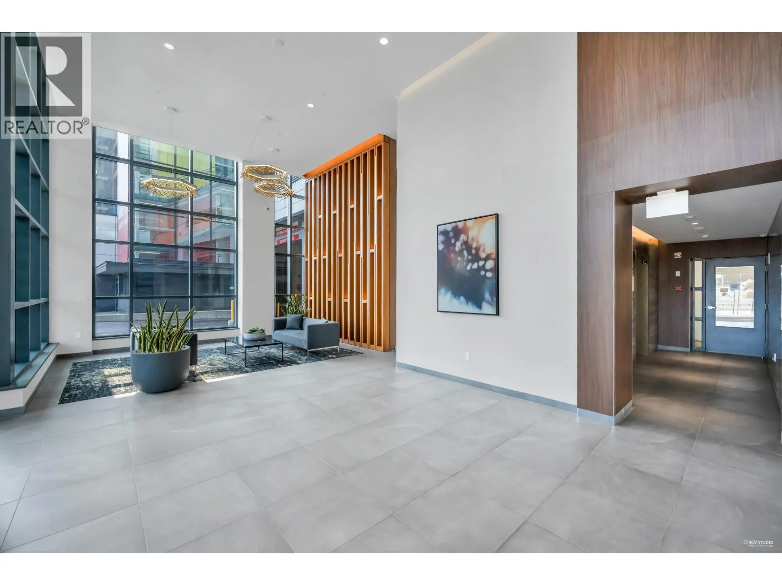3 3280 CORVETTE WAY