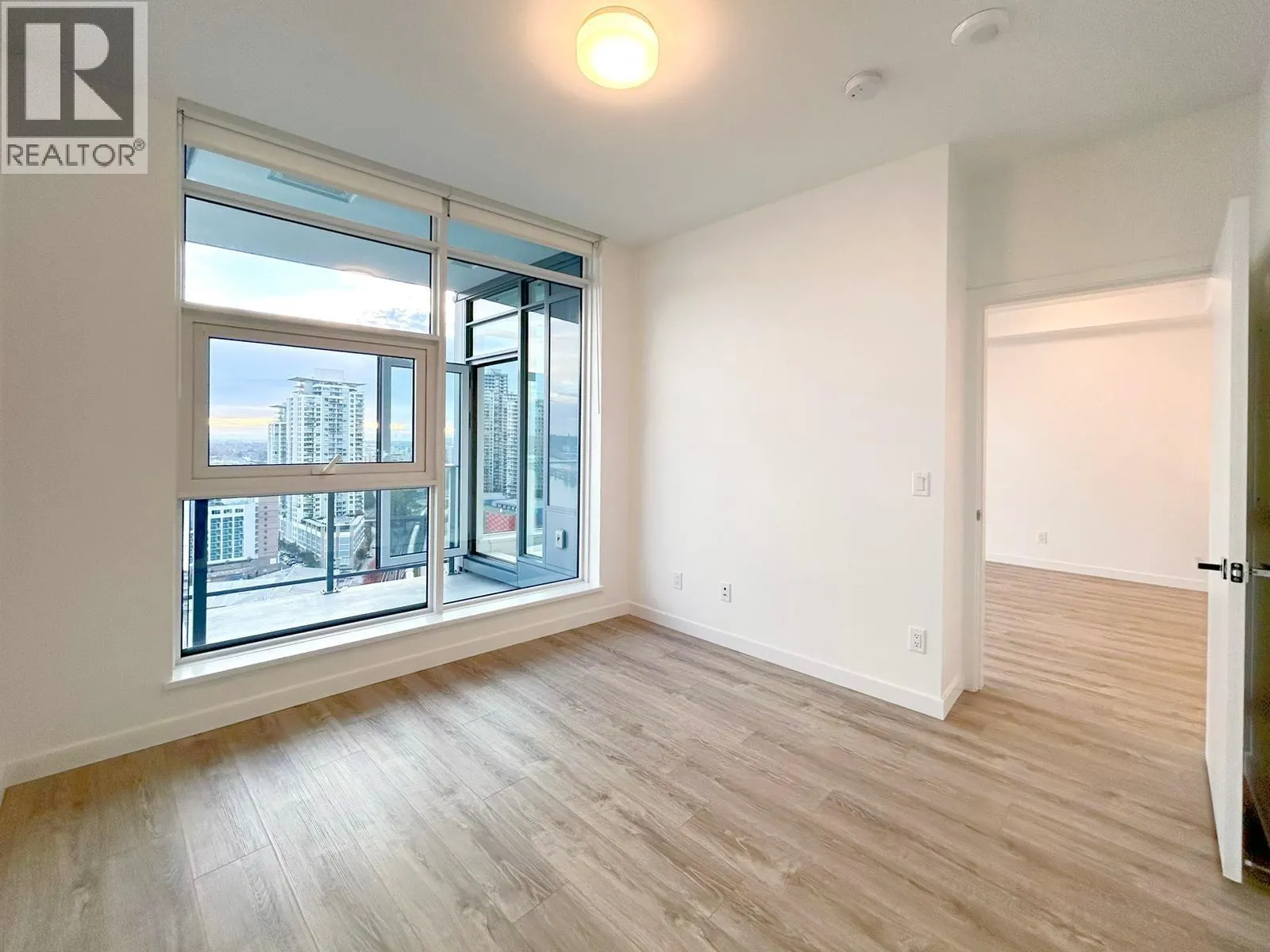 1802 680 QUAYSIDE DRIVE