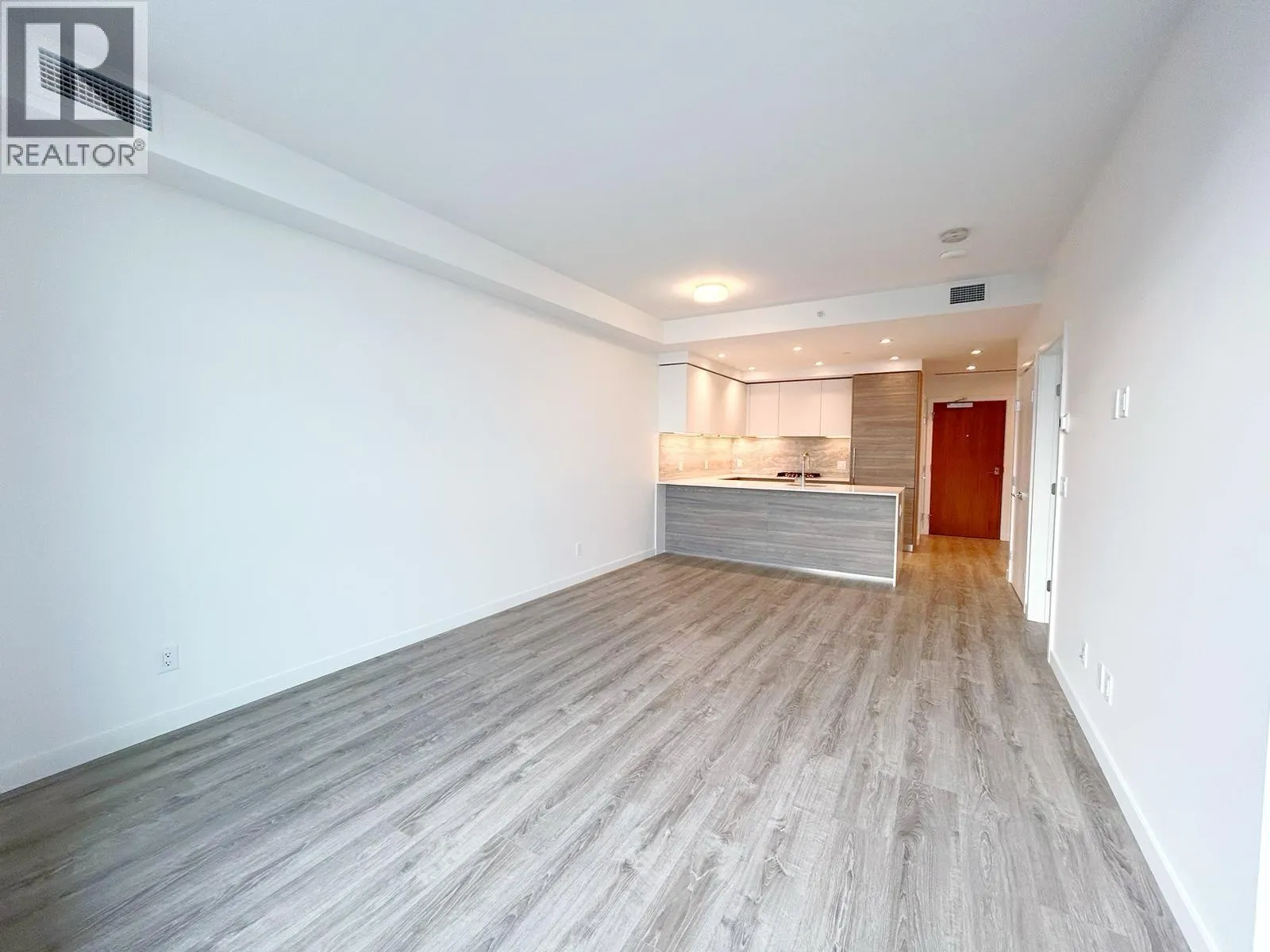 1802 680 QUAYSIDE DRIVE
