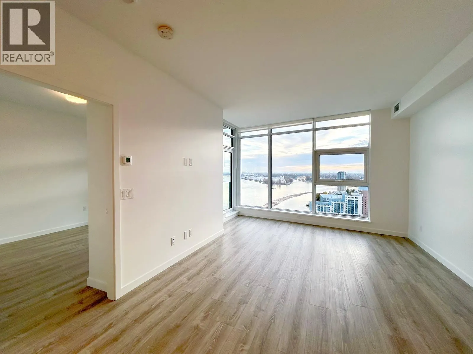 1802 680 QUAYSIDE DRIVE