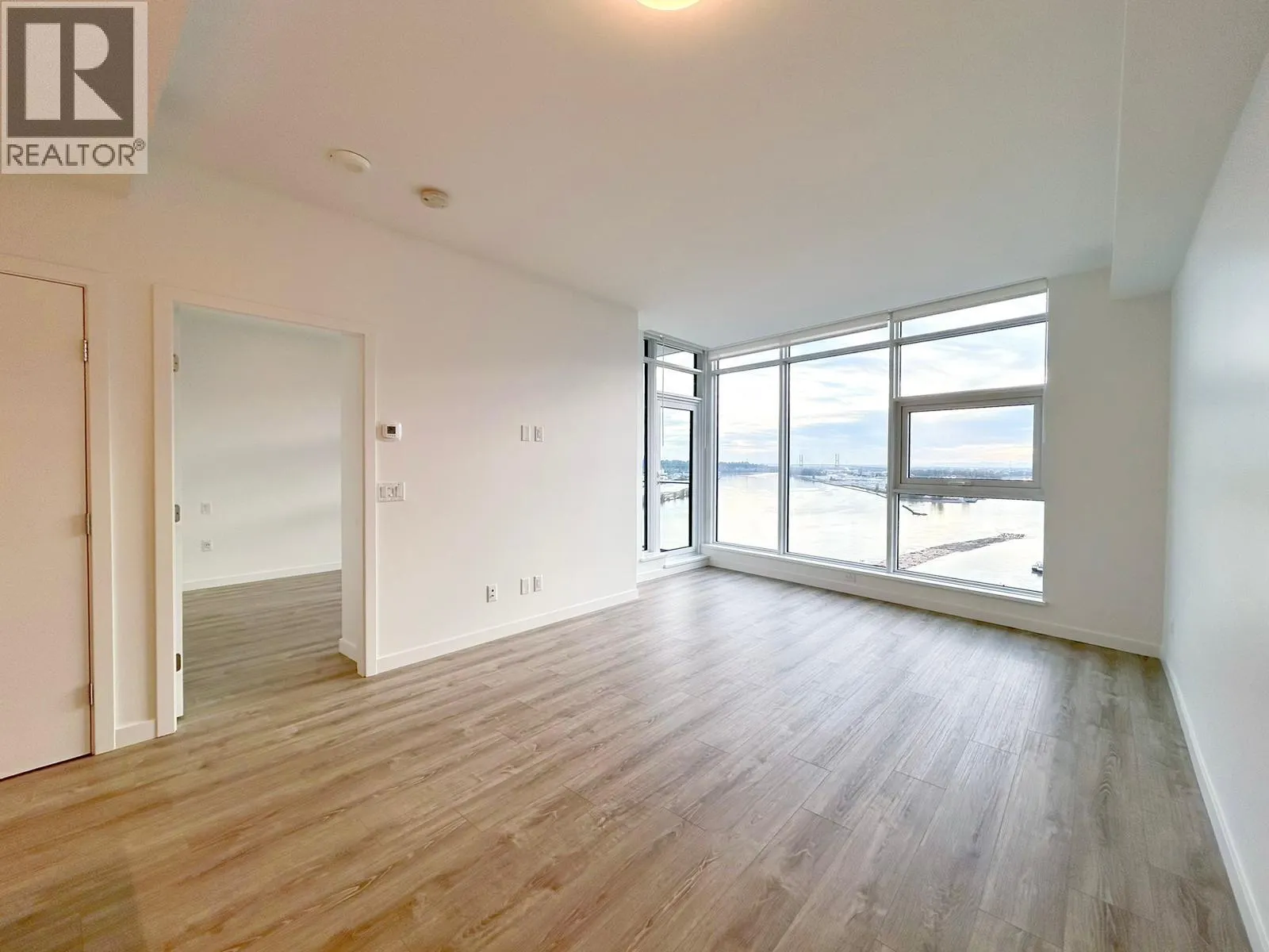 1802 680 QUAYSIDE DRIVE