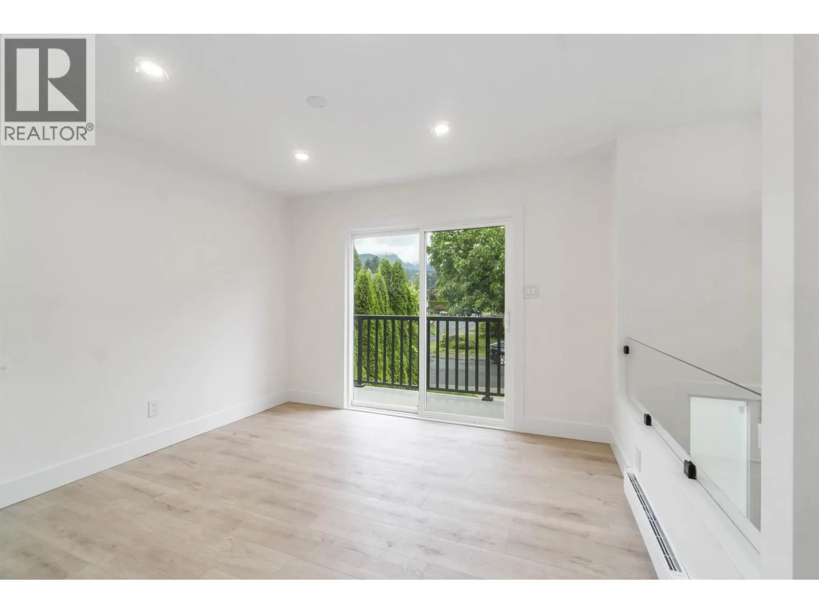 3228 SALT SPRING AVENUE