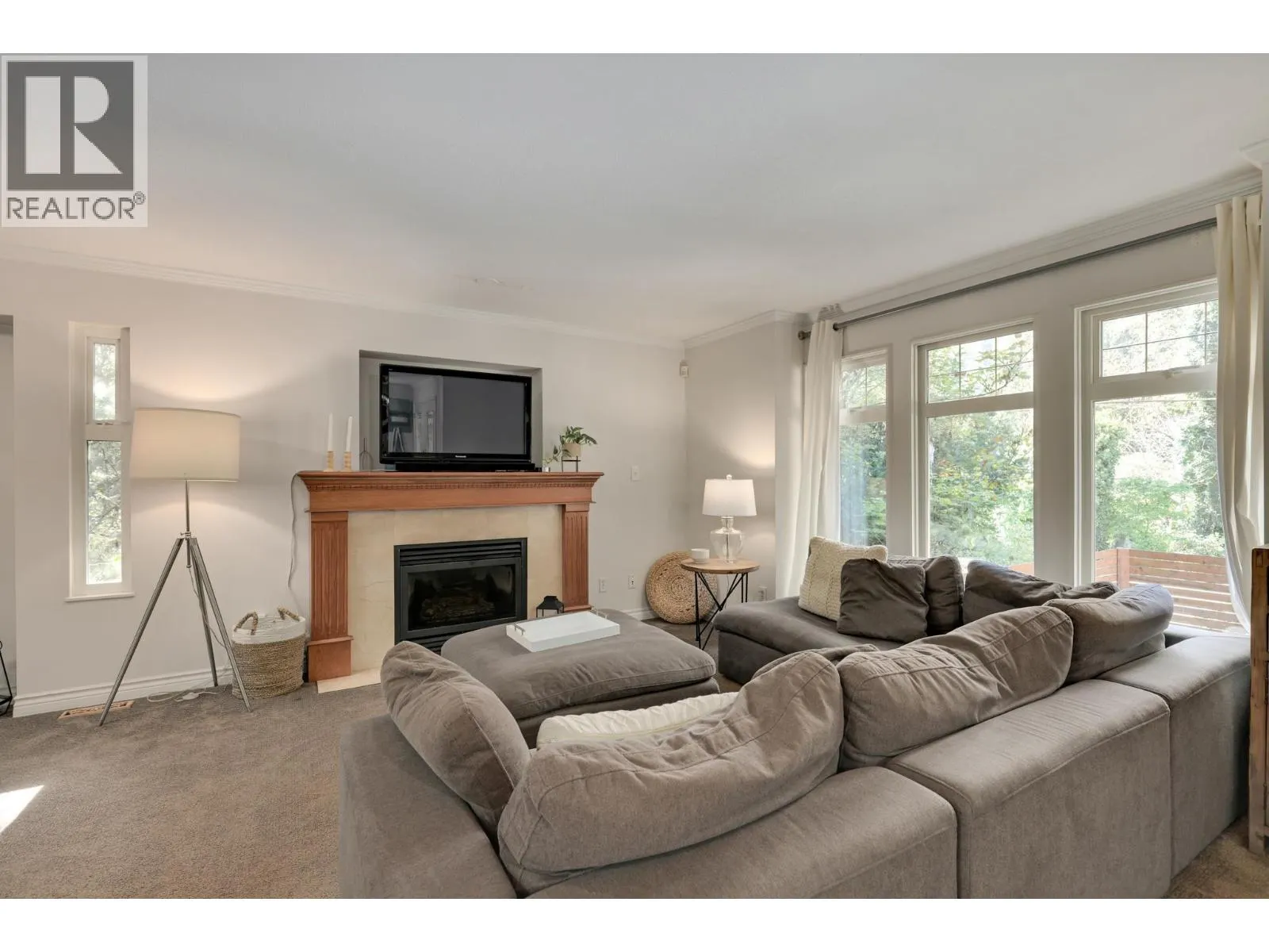 1400 RIVERSIDE DRIVE
