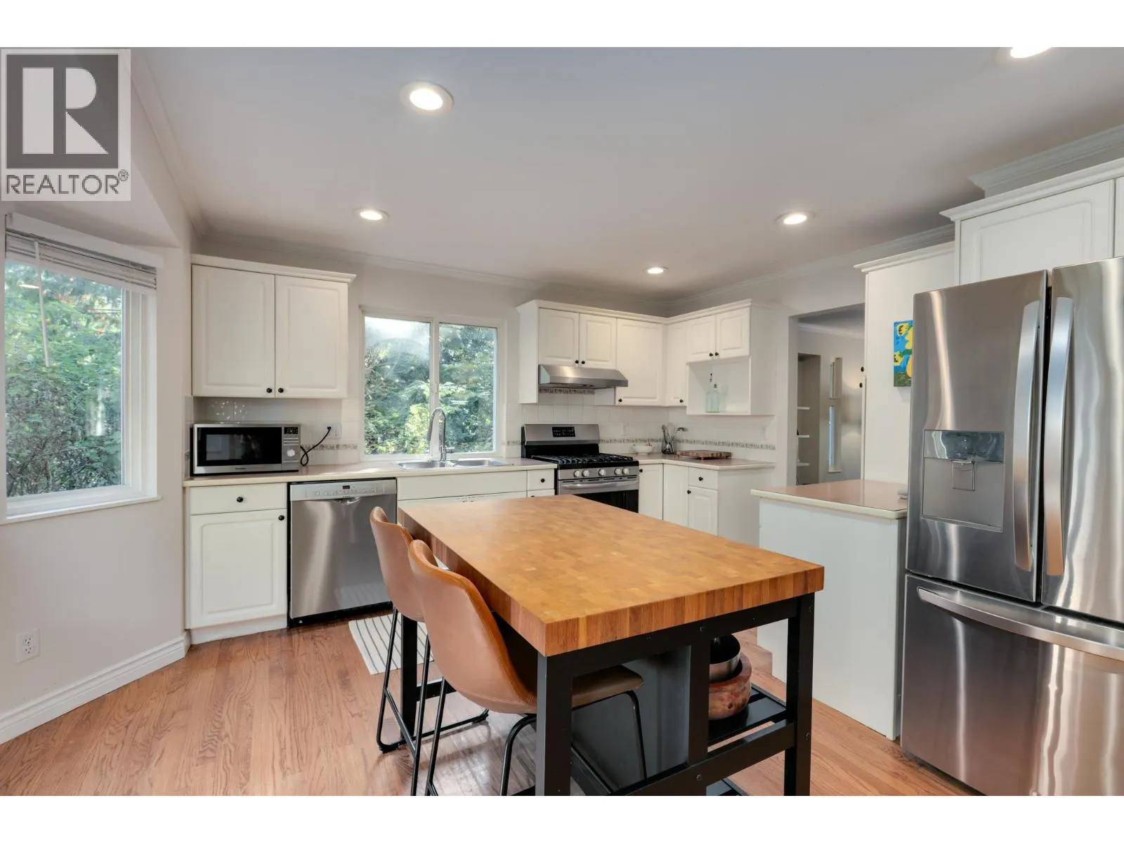 1400 RIVERSIDE DRIVE