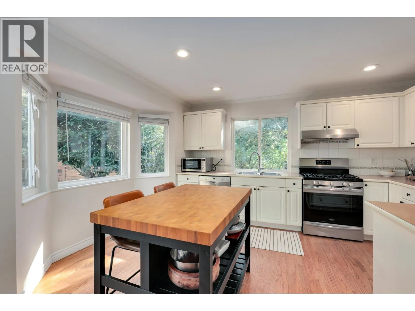 1400 RIVERSIDE DRIVE