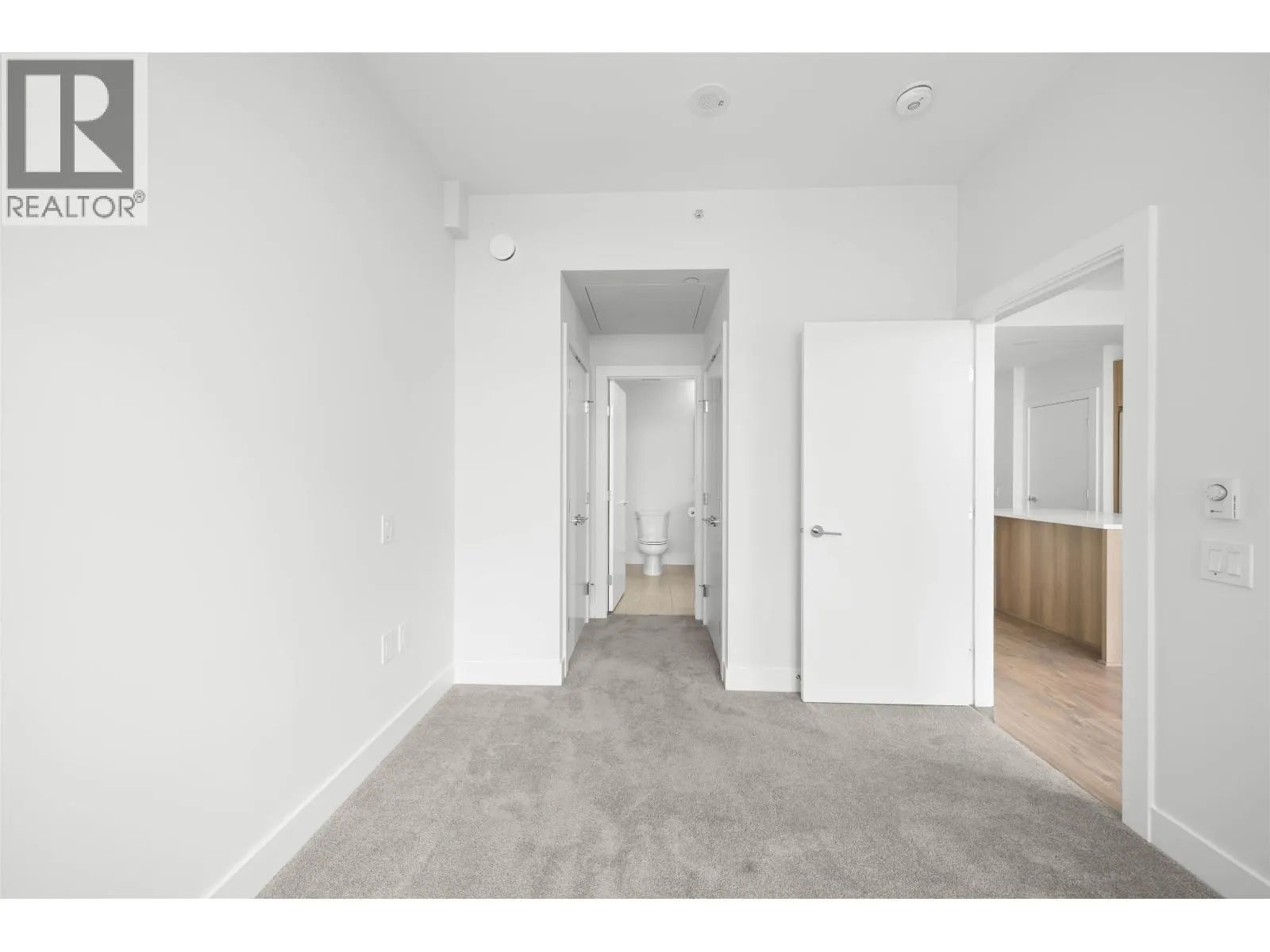 713 258 NELSON'S COURT