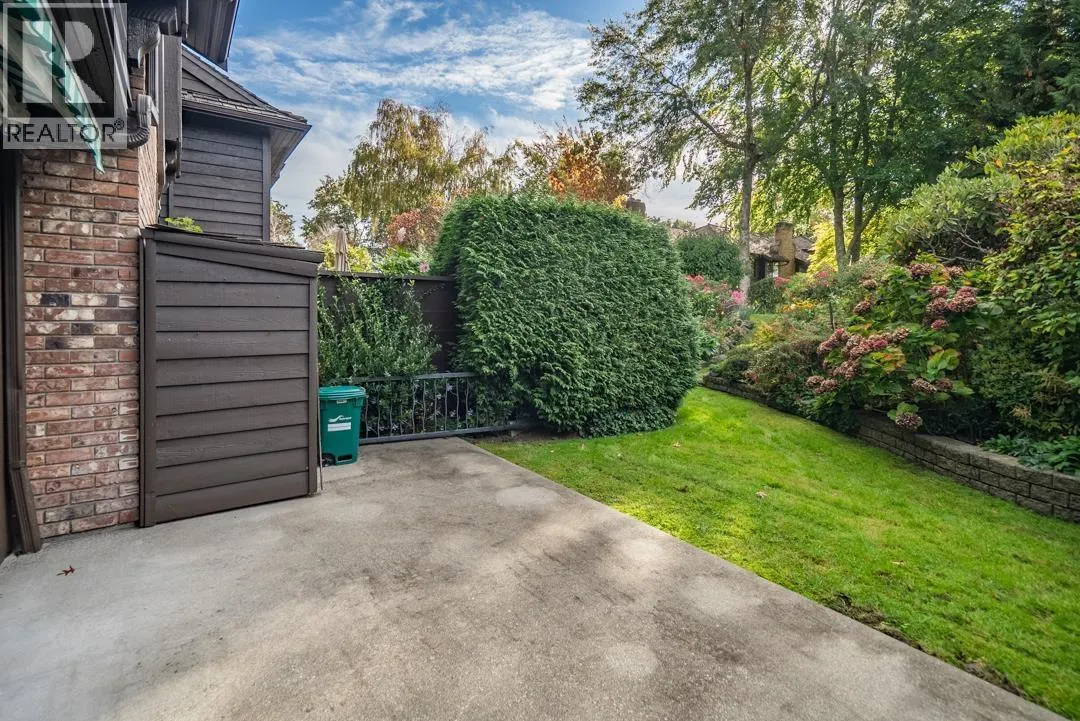 54 8111 SAUNDERS ROAD