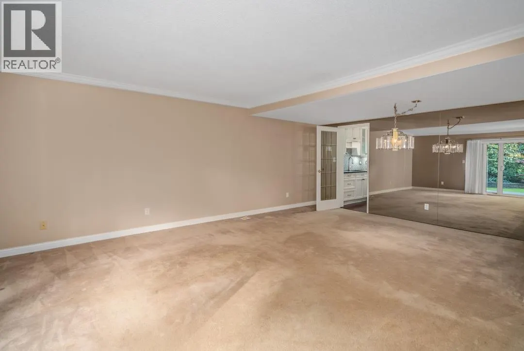 54 8111 SAUNDERS ROAD