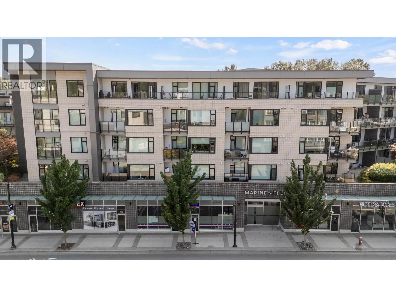 505 725 MARINE DRIVE