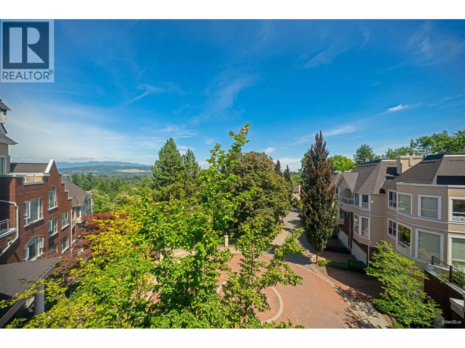 612 5262 OAKMOUNT CRESCENT
