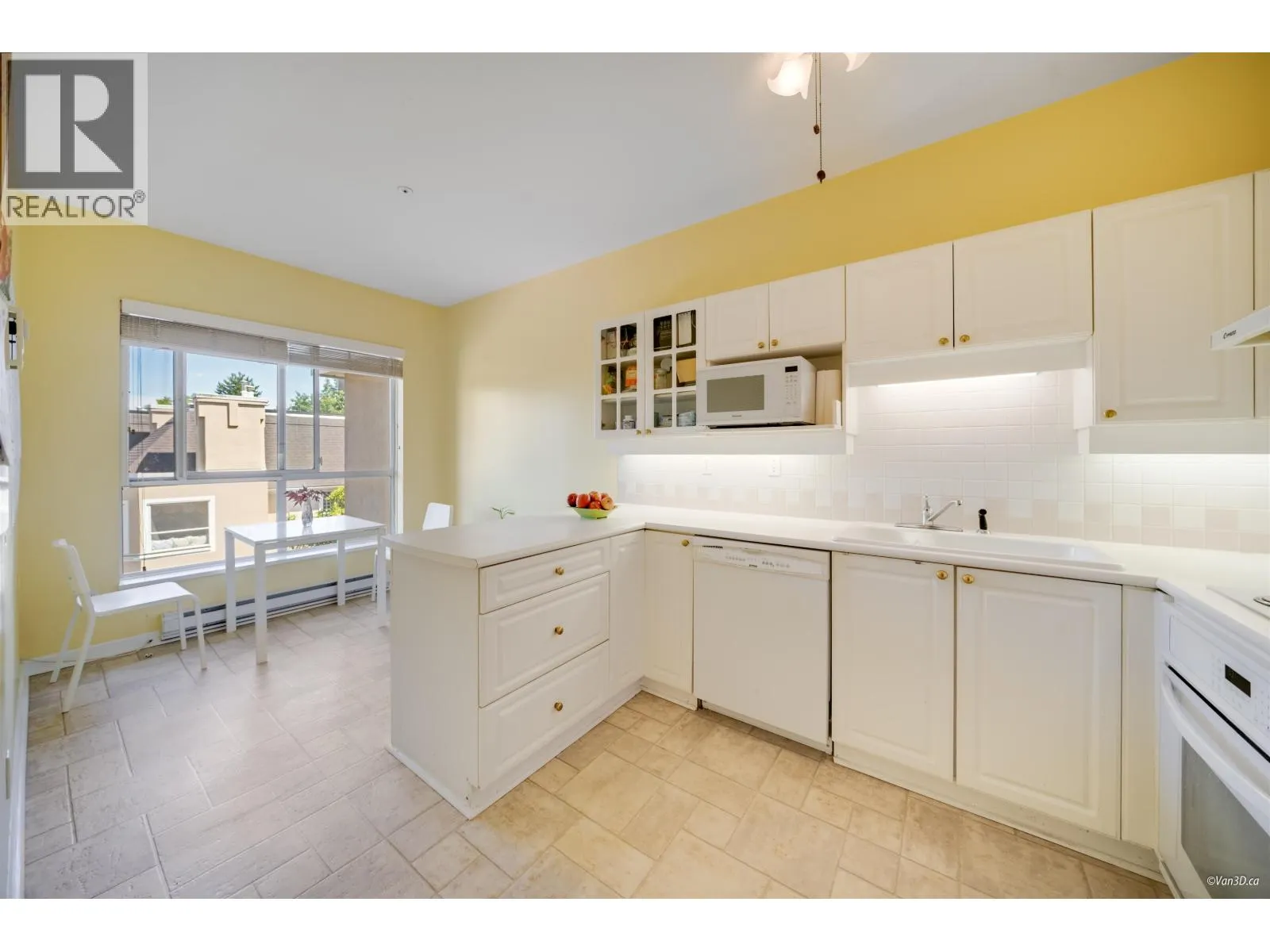 612 5262 OAKMOUNT CRESCENT