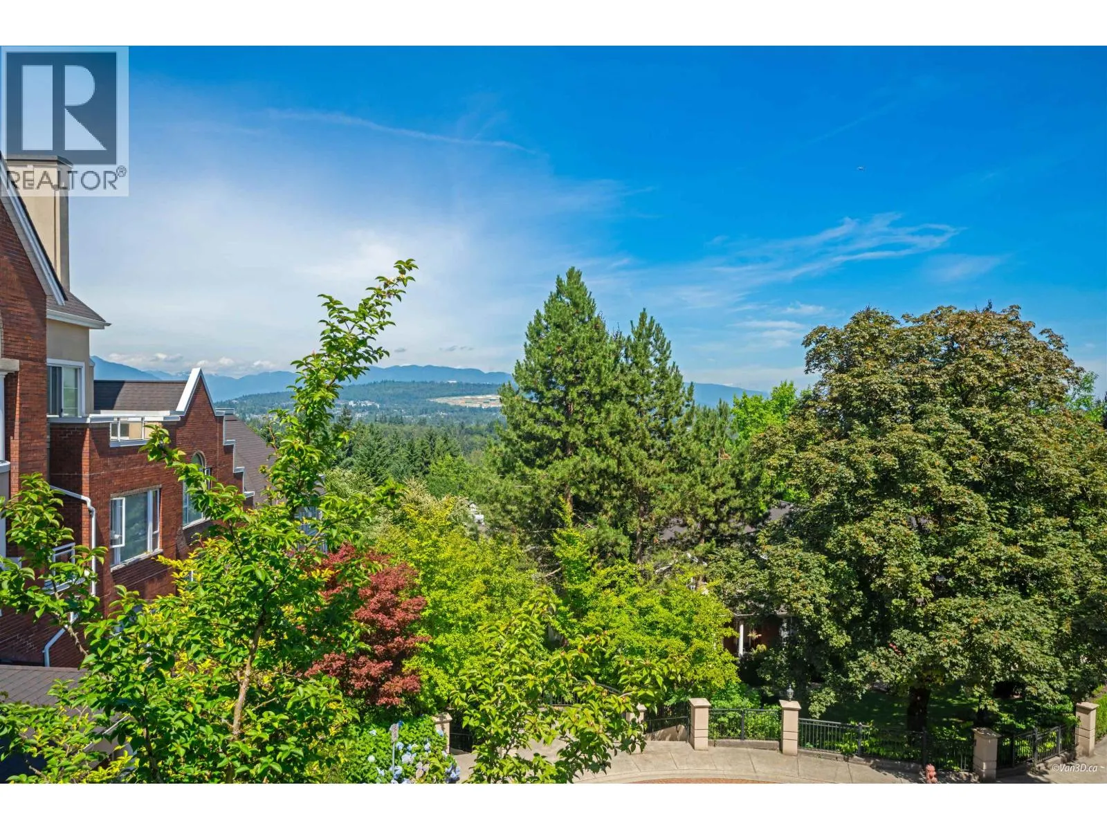 612 5262 OAKMOUNT CRESCENT