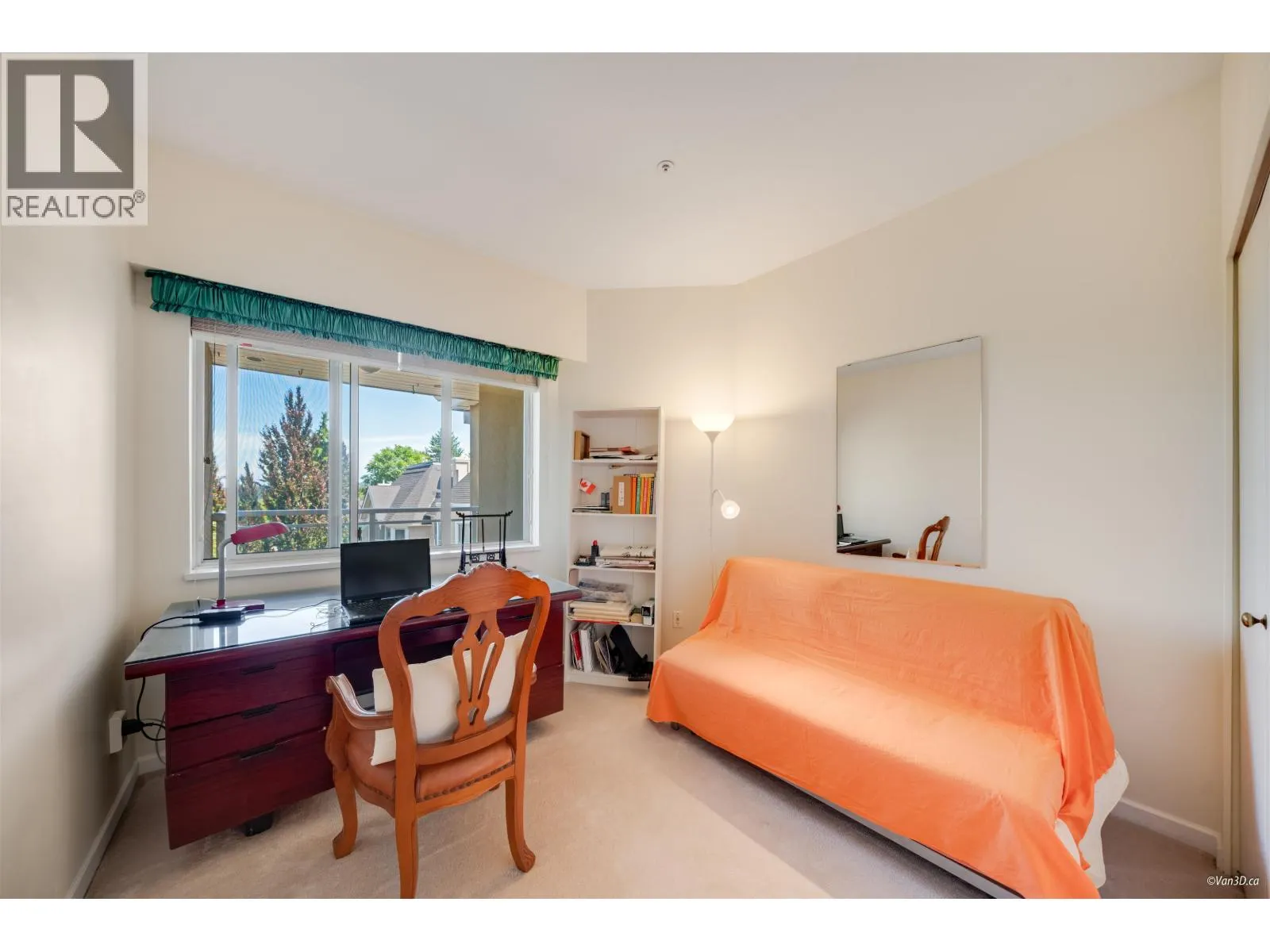612 5262 OAKMOUNT CRESCENT