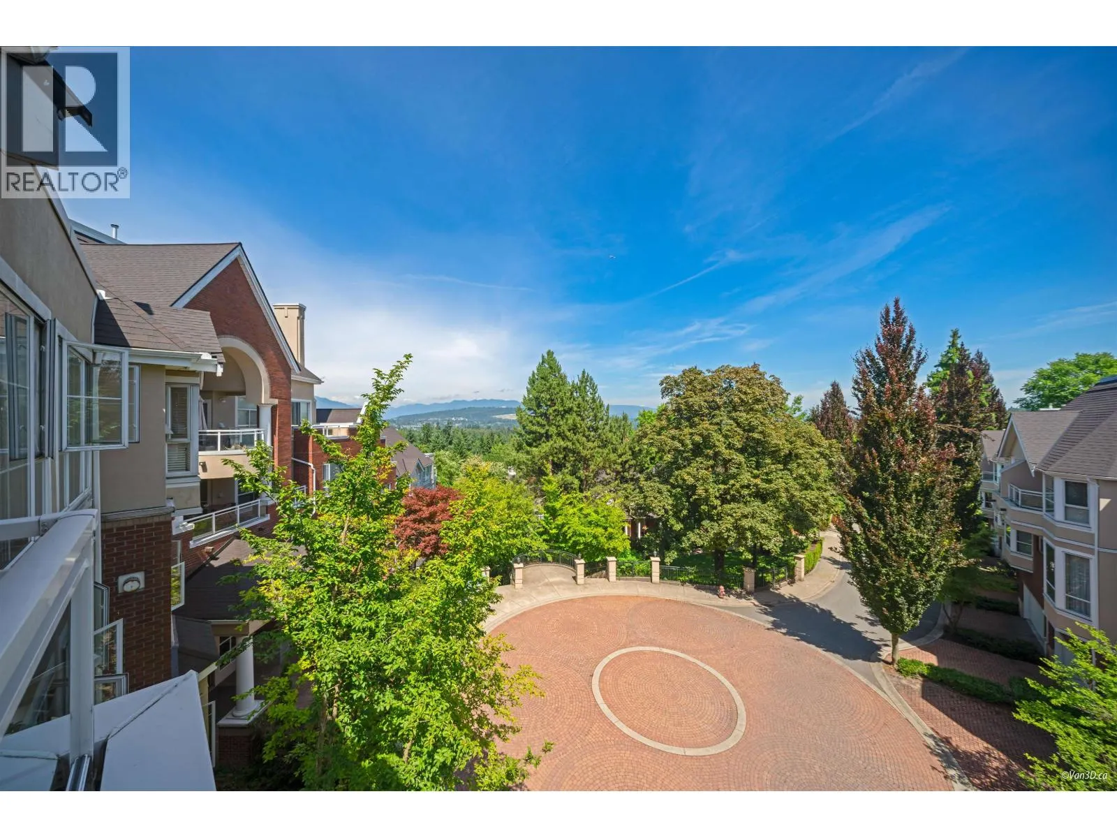 612 5262 OAKMOUNT CRESCENT